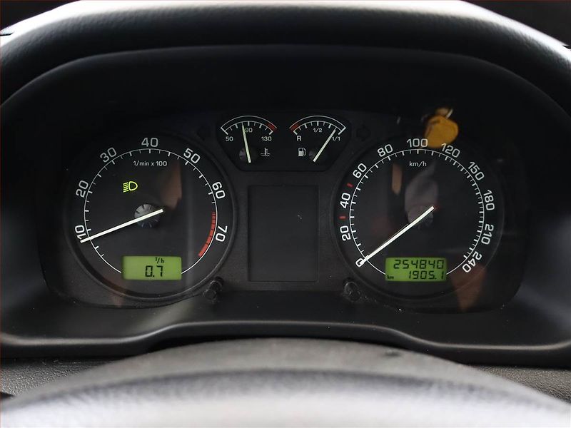 Škoda Octavia (2007) 1.6, nová STK, Tažné - fotka 9 z 11