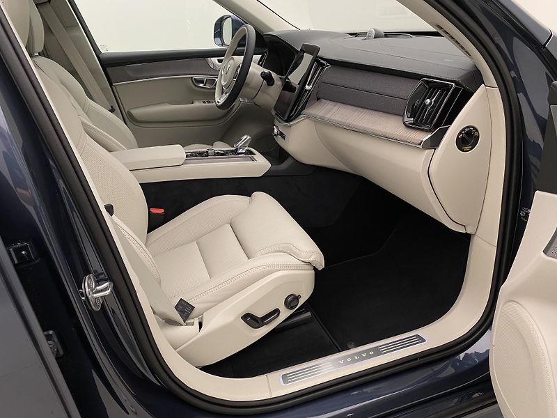 Volvo XC90 (2026) B5 AWD AUT BRIGHT PLUS 7míst - fotka 24 z 71