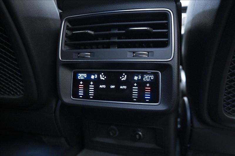 Audi Q7 3,0 TDI QUATTRO S-LINE ČR - fotka 15 z 45