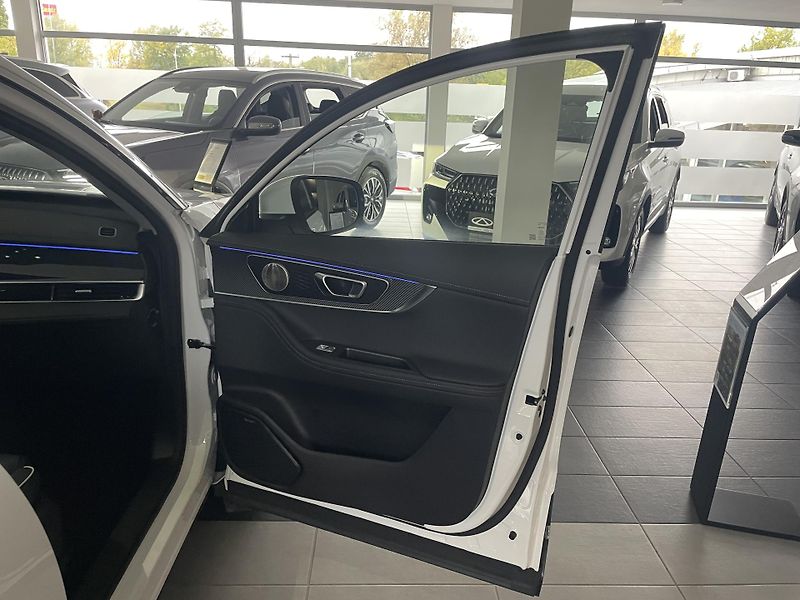 Chery Tiggo 7 PHEV (2026) 1,5T Unique FWD - fotka 12 z 49