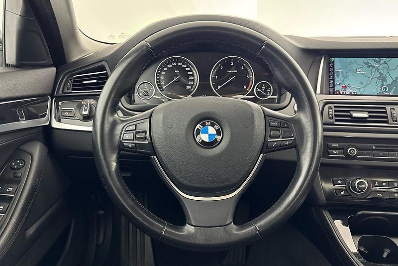 BMW Řada 5 řady 5 | 525 xDrive - fotka 18 z 22