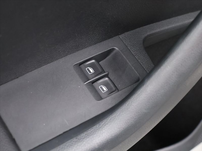 Škoda Octavia 1,6 TDI Ambition Klima CZ - fotka 15 z 32