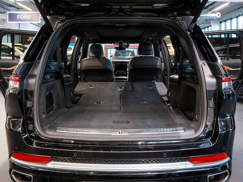 Jeep Grand Cherokee (2021) 5.7 Summit Reserve L V8 HeadUp - fotka 8 z 46