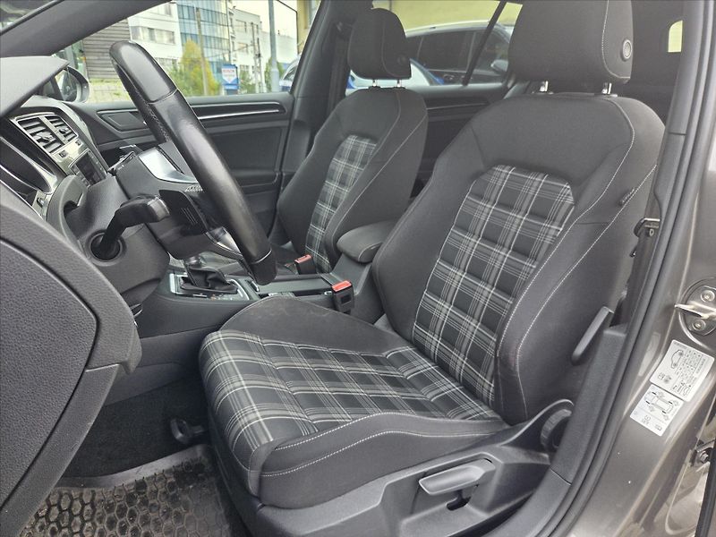 Volkswagen Golf 2,0 TDi 135kW DSG GTD ČR 2.maj - fotka 7 z 13