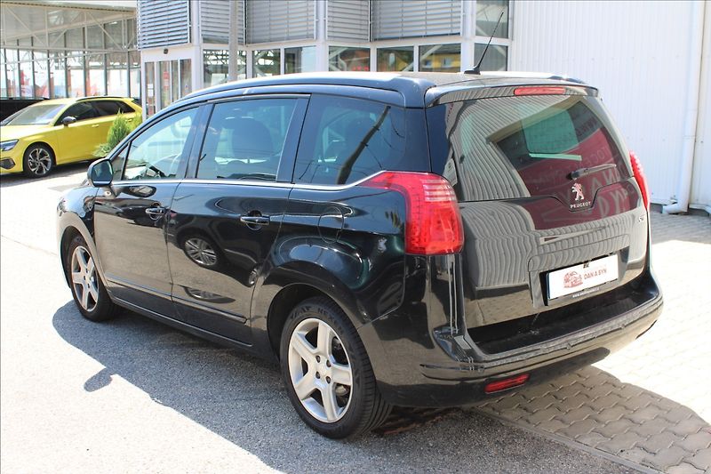 Peugeot 5008 2,0 HDI 120kW 7 míst - fotka 4 z 4