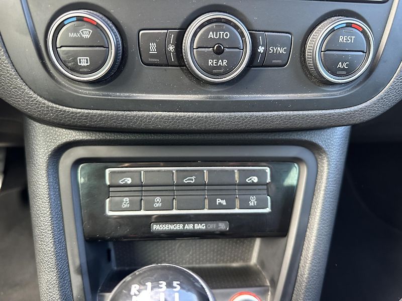 Volkswagen Sharan (2017) 2.0 TDi Sound 110 Kw - fotka 31 z 35