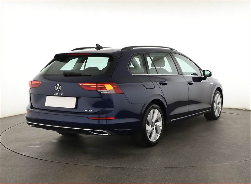 Volkswagen Golf (2023) Style 1.5 TSI - fotka 5 z 20