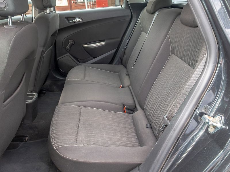 Opel Astra (2012) 1.4i 16V 74KW – SERVISKA - fotka 30 z 45