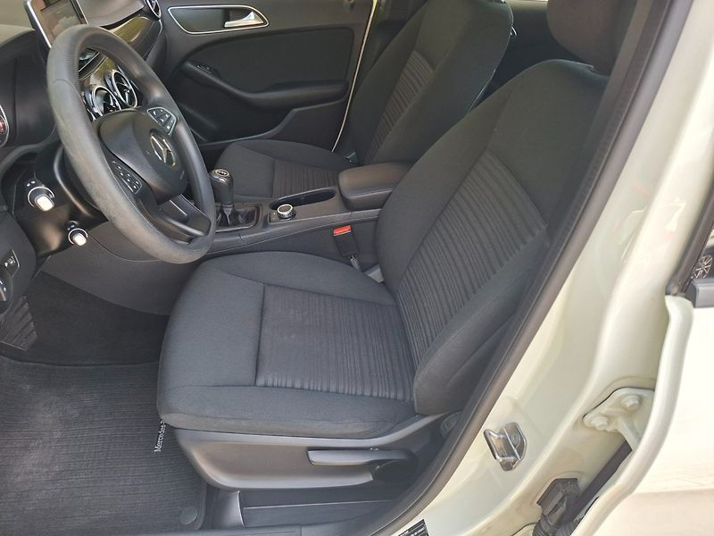 Mercedes-Benz Třídy B (2017) B 180D 80kW -S.KNIHA-SENZORY - fotka 25 z 49