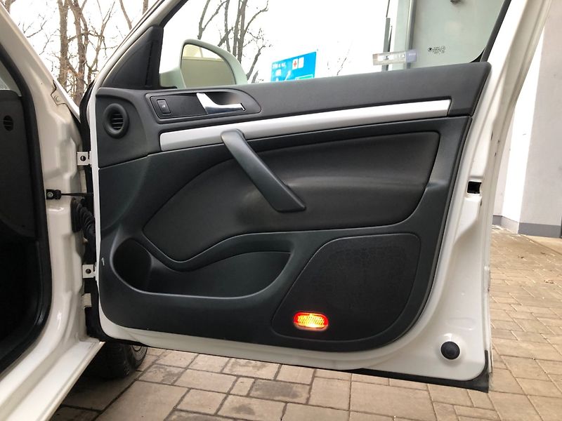 Škoda Octavia (2012) 1.6 TDi, 4x4, navigace - fotka 14 z 31