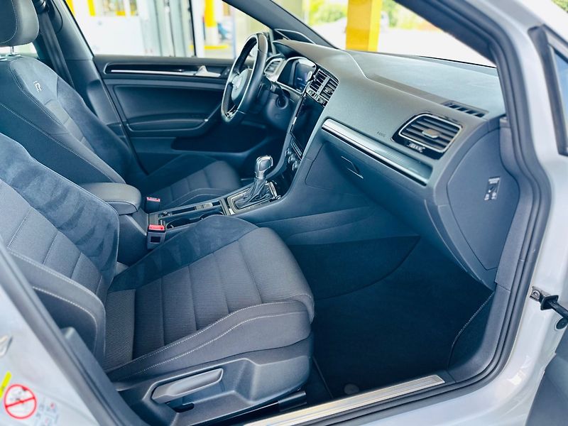 Volkswagen Golf 7.5 R 2.0 TSI 4Motion VIRTUAL - fotka 9 z 24