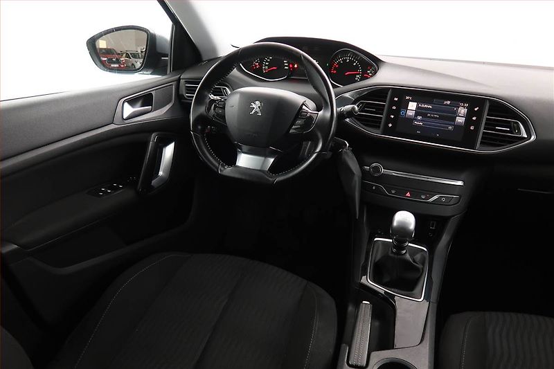Peugeot 308 (2016) 1.6 BlueHDi, Serv.kniha, Navi - fotka 7 z 18