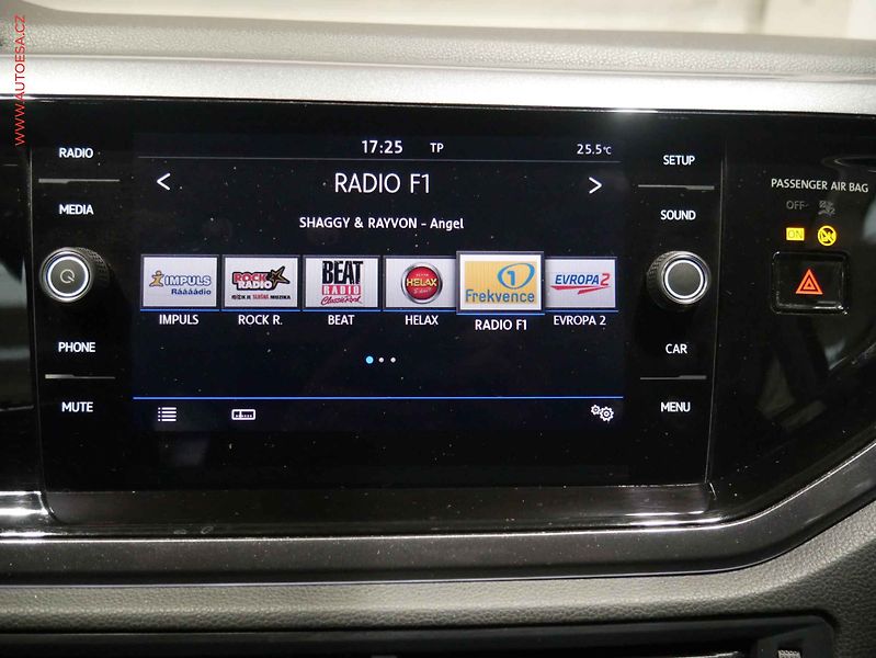 Volkswagen Polo (2019) 1.0 TSI, 2.maj,ČR, AC, temp. - fotka 14 z 17