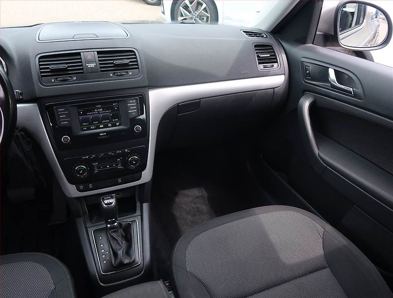 Škoda Yeti (2017) 1.4 TSI, 4X4, Automat, ČR - fotka 8 z 19