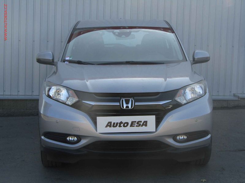 Honda HR-V (2018) 1.5 i-VTEC, Elegance - fotka 2 z 18
