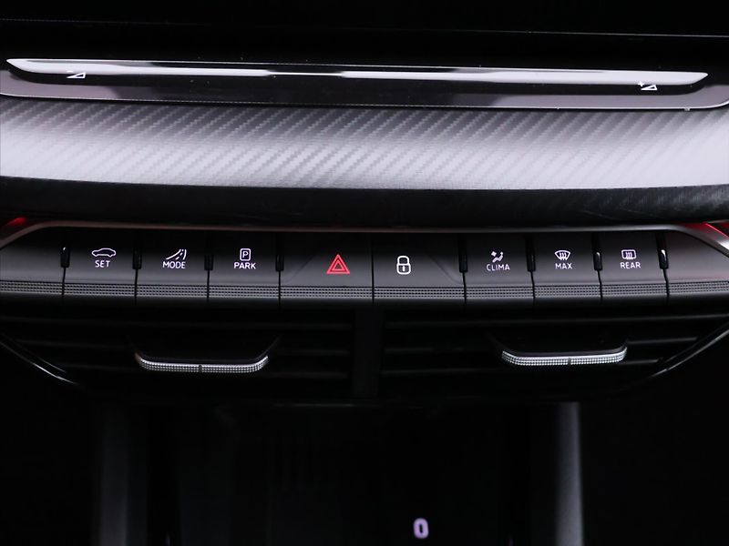 Škoda Octavia 2,0 TSI 195kW DSG RS DPH 1.Maj - fotka 33 z 43