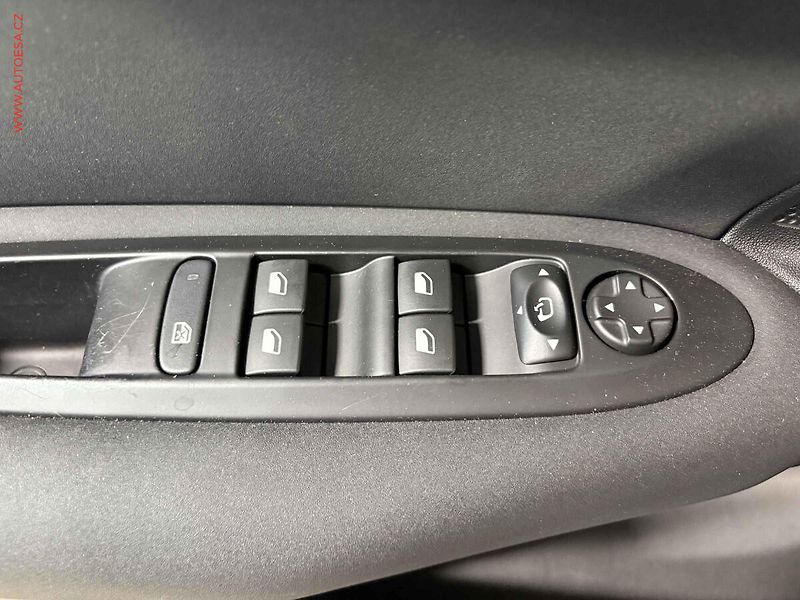 Citroën C4 (2016) 1.6HDi, ČR, AC, park.asist - fotka 12 z 16