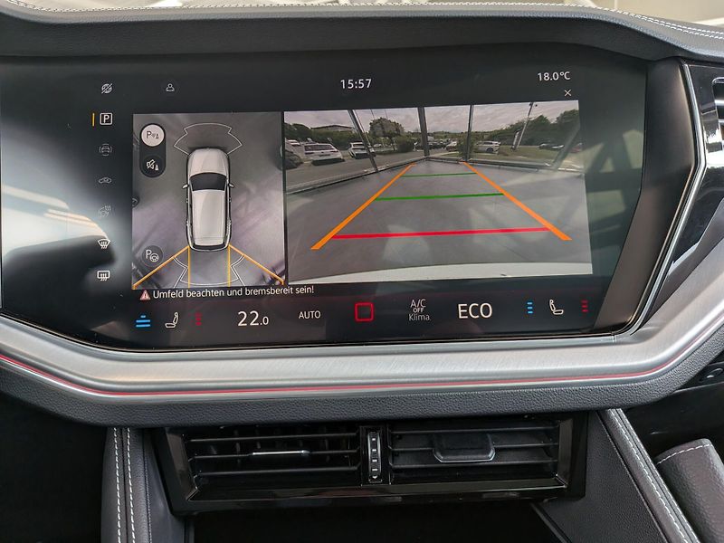Volkswagen Touareg TDI 210kW R-Line HuD Pano NezT - fotka 19 z 24