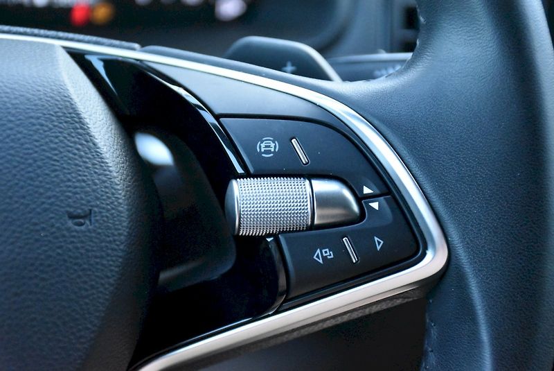 Škoda Karoq (2024) Selection 1.5 TSI DSG - fotka 30 z 33