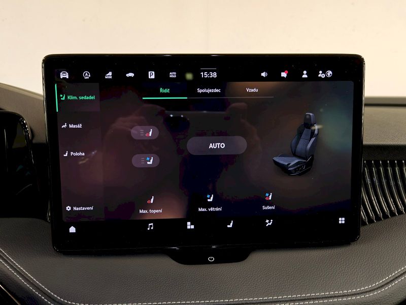 Škoda Superb (2025) Combi 2.0 TDI 142 kW DSG 4x4 S - fotka 17 z 36