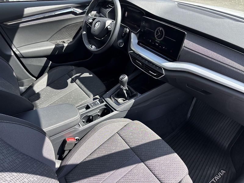 Škoda Octavia (2023) Combi 1.5 TSI Style+ - fotka 9 z 31