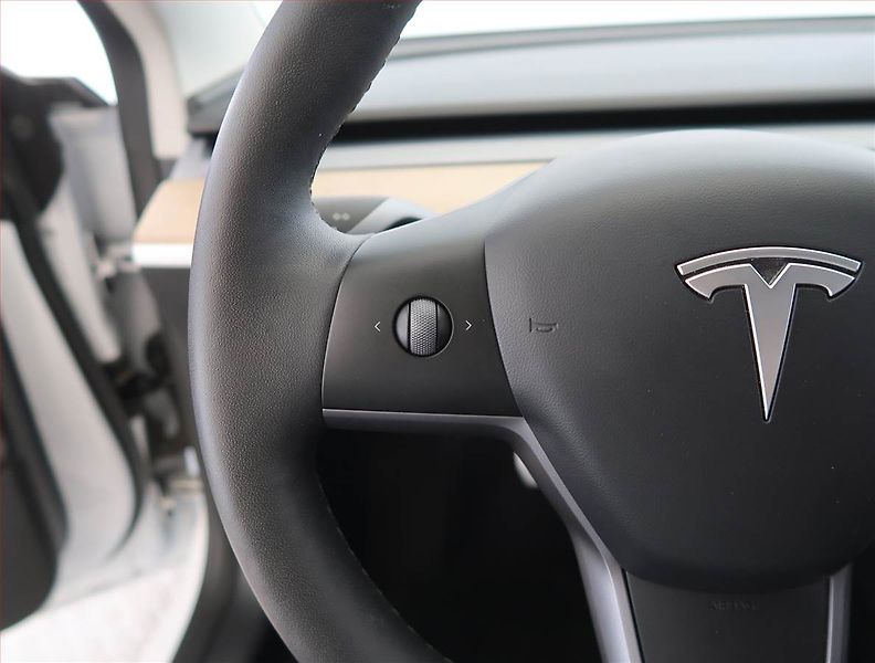 Tesla Model 3 (2023) Long Range 4WD 79kWh, SoH 95% - fotka 27 z 32