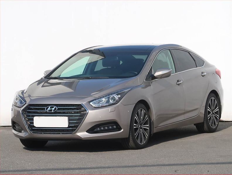 Hyundai i40 (2015) Premium 1.7 CRDi, Serv.kniha - fotka 2 z 21