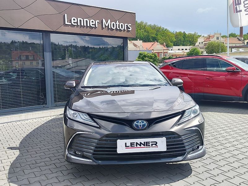 Toyota Camry 2.5 HEV/160kW Executive e-CVT - fotka 2 z 35