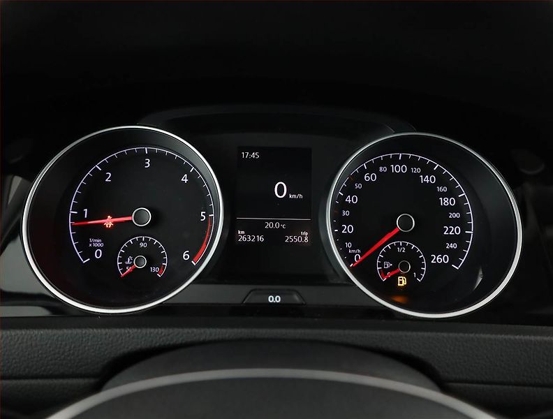 Volkswagen Golf (2016) Comfortline 1.6 TDI, Tempomat - fotka 9 z 16