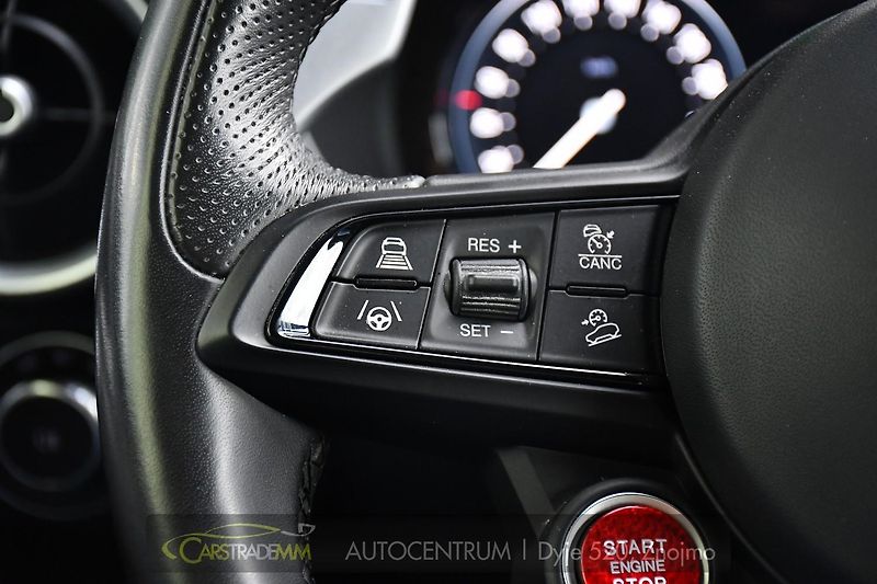Alfa Romeo Stelvio 2.2 D154kW Veloce AT8-Q4 - fotka 30 z 56