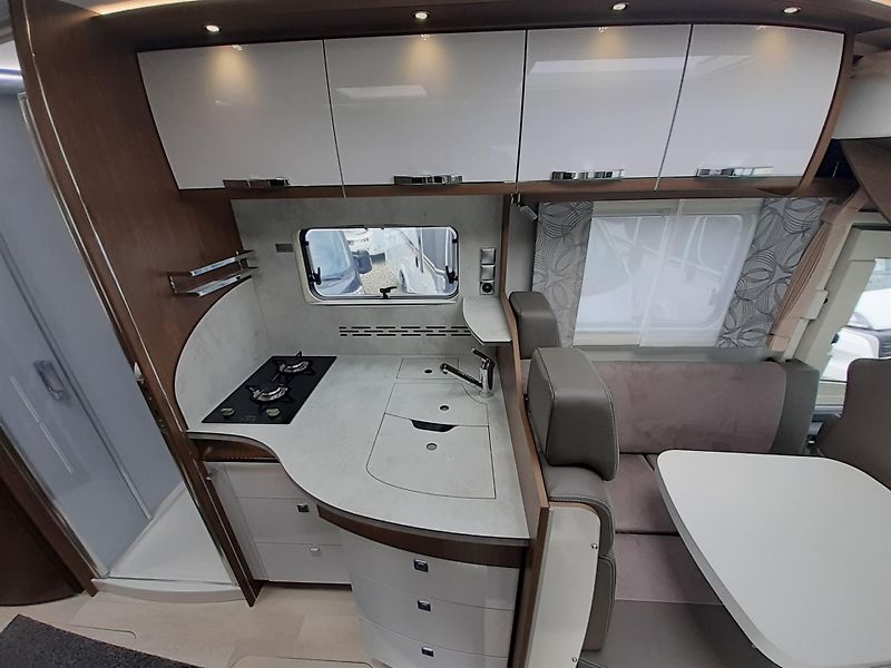 Frankia (2026) I7400GD Platin Pure - fotka 3 z 7