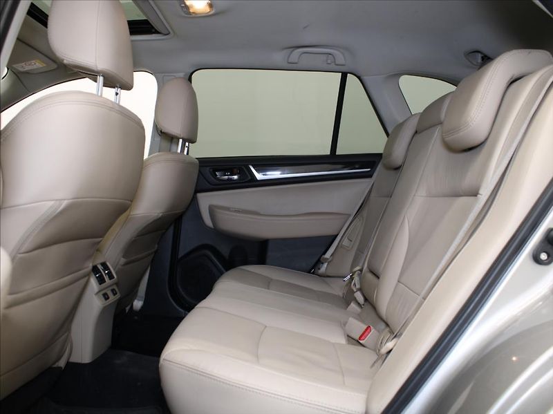 Subaru Outback 2,5 i 129kW 4WD Exclusice ČR - fotka 7 z 28