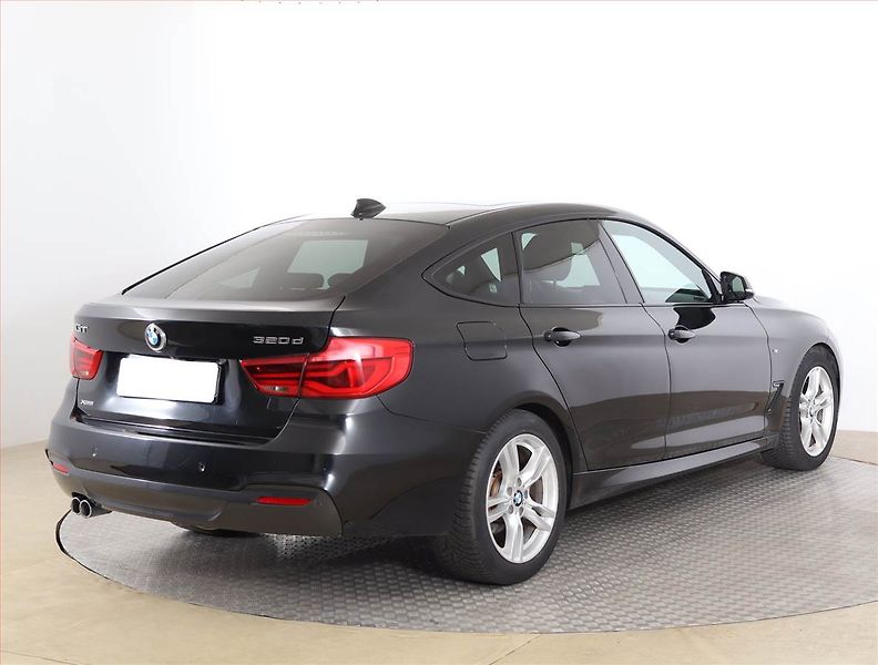 BMW Řada 3 (2018) 320d xDrive GT, 4X4, Automat - fotka 5 z 19