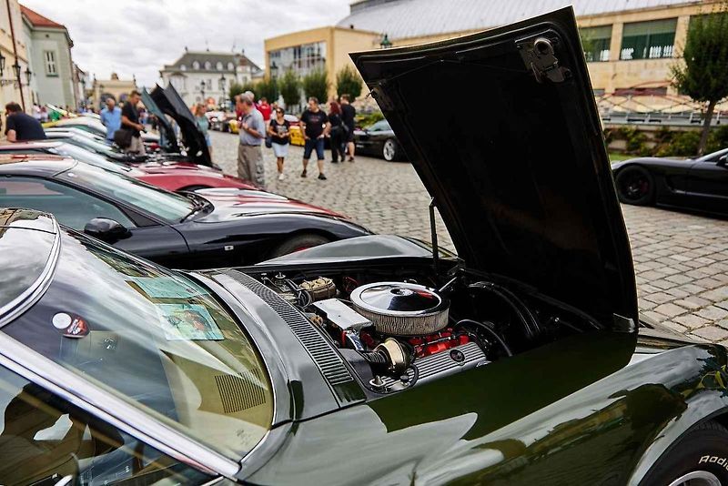 Americké automobily Corvette na 21. ročníku tradičního srazu v areálu Plzeňského Prazdroje.