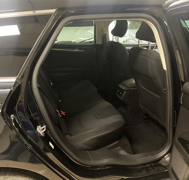 Ford Mondeo 2.0 TDCi, Titanium, AWD, AUT. - fotka 12 z 25