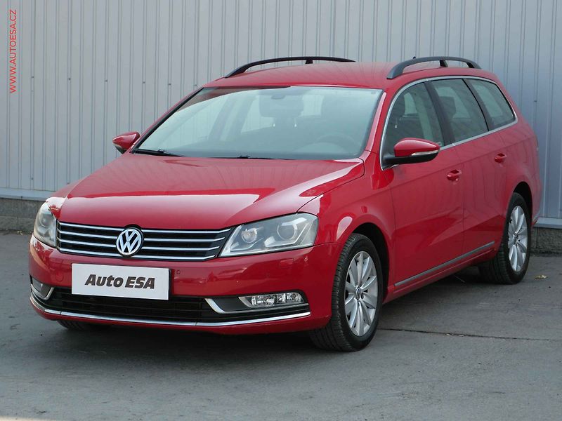 Volkswagen Passat (2013) 2.0 TDi, 1.maj,ČR, DSG - fotka 3 z 20