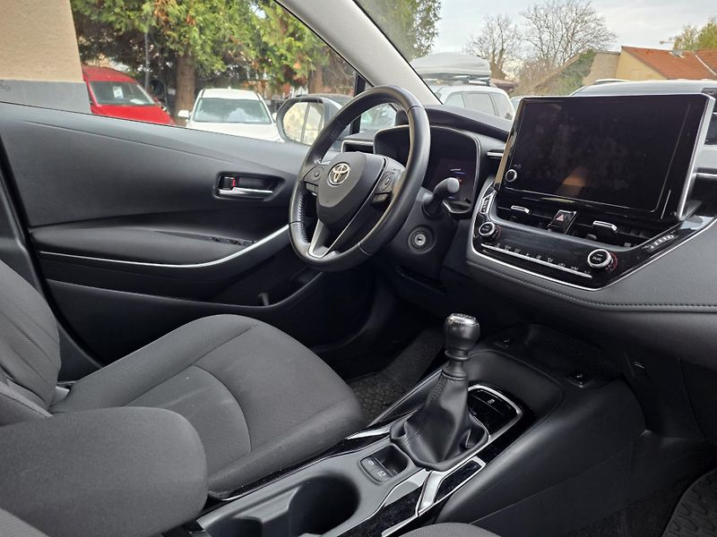 Toyota Corolla  1,5 VVT-i V ZÁRUCE-KAMERA - fotka 3 z 18