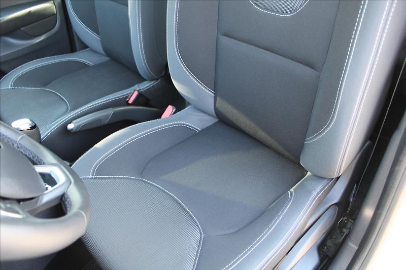 Renault Clio 1,2 i  NOVÉ V ČR,1.MAJITEL - fotka 20 z 26