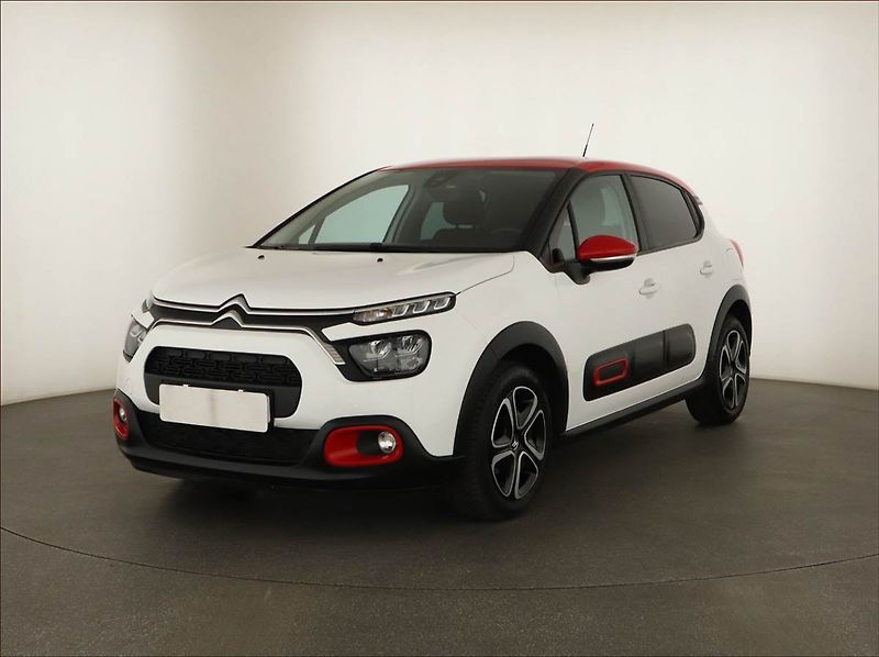 Citroën C3 (2022) 1.2 PureTech, ČR,1.maj - fotka 2 z 13