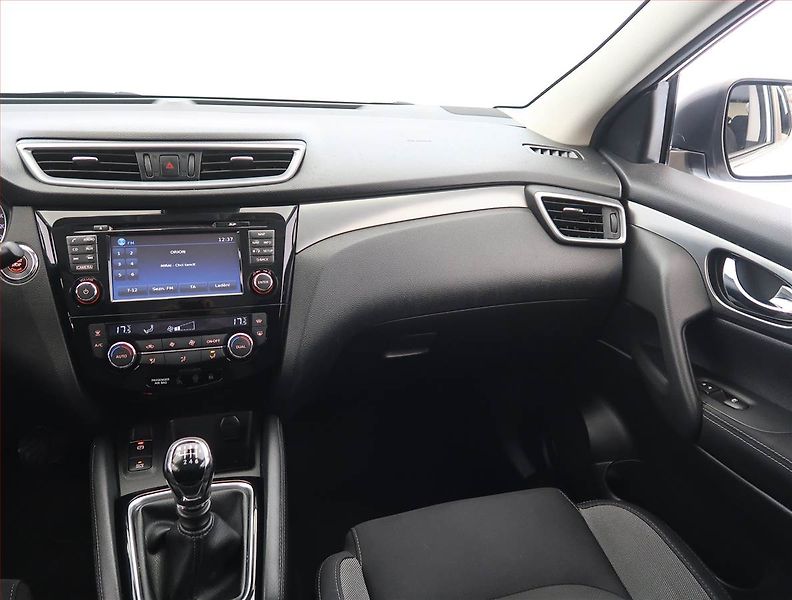 Nissan Qashqai (2017) 1.6 DIG-T, Serv.kniha, Navi - fotka 8 z 22