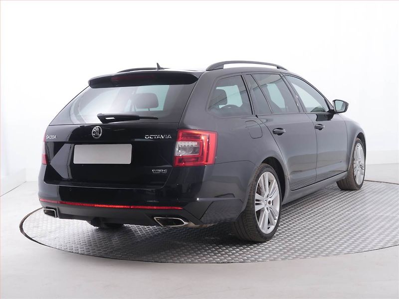 Škoda Octavia (2015) RS 2.0 TSI, Automat - fotka 5 z 22