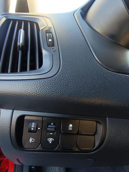 Kia Rio (2012) - fotka 18 z 32