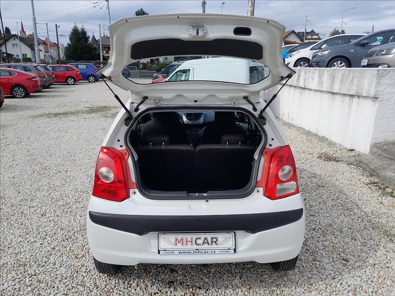 Nissan Pixo 1,0i 50kW - fotka 23 z 41