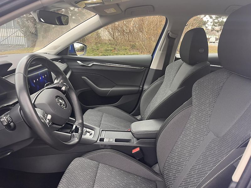 Škoda Octavia 2.0 TDI DSG Style, 1.majitel - fotka 11 z 29
