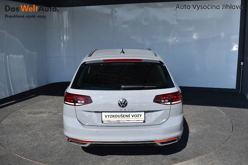 Volkswagen Passat Variant (2023) 2.0TDI 110kW DSG, LED,CZ - fotka 7 z 23