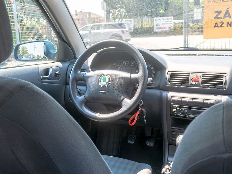 Škoda Octavia (2003) 1.6MPI 75KW – PO ROZVODECH - fotka 11 z 30