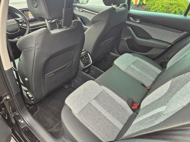 Škoda Octavia (2025) kombi Top Selection 1.5 TSI 11 - fotka 16 z 36