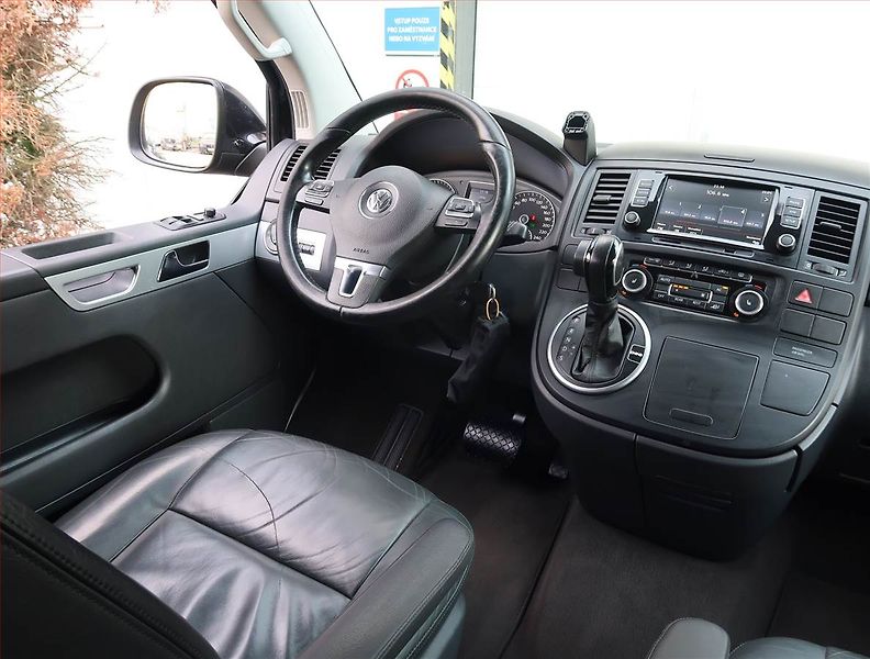 Volkswagen Multivan (2011) Highline 2.0 TDI - fotka 7 z 19