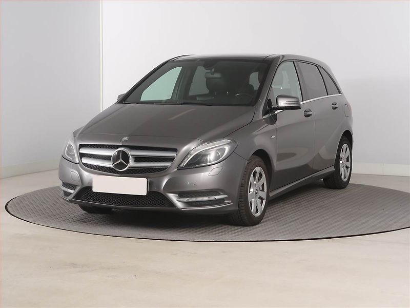 Mercedes-Benz Třídy B (2012) B 180 CDI, Navi, Xenony - fotka 2 z 18