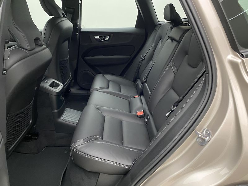 Volvo XC60 (2026) T6 AWD AUT DARK PLUS - fotka 6 z 66
